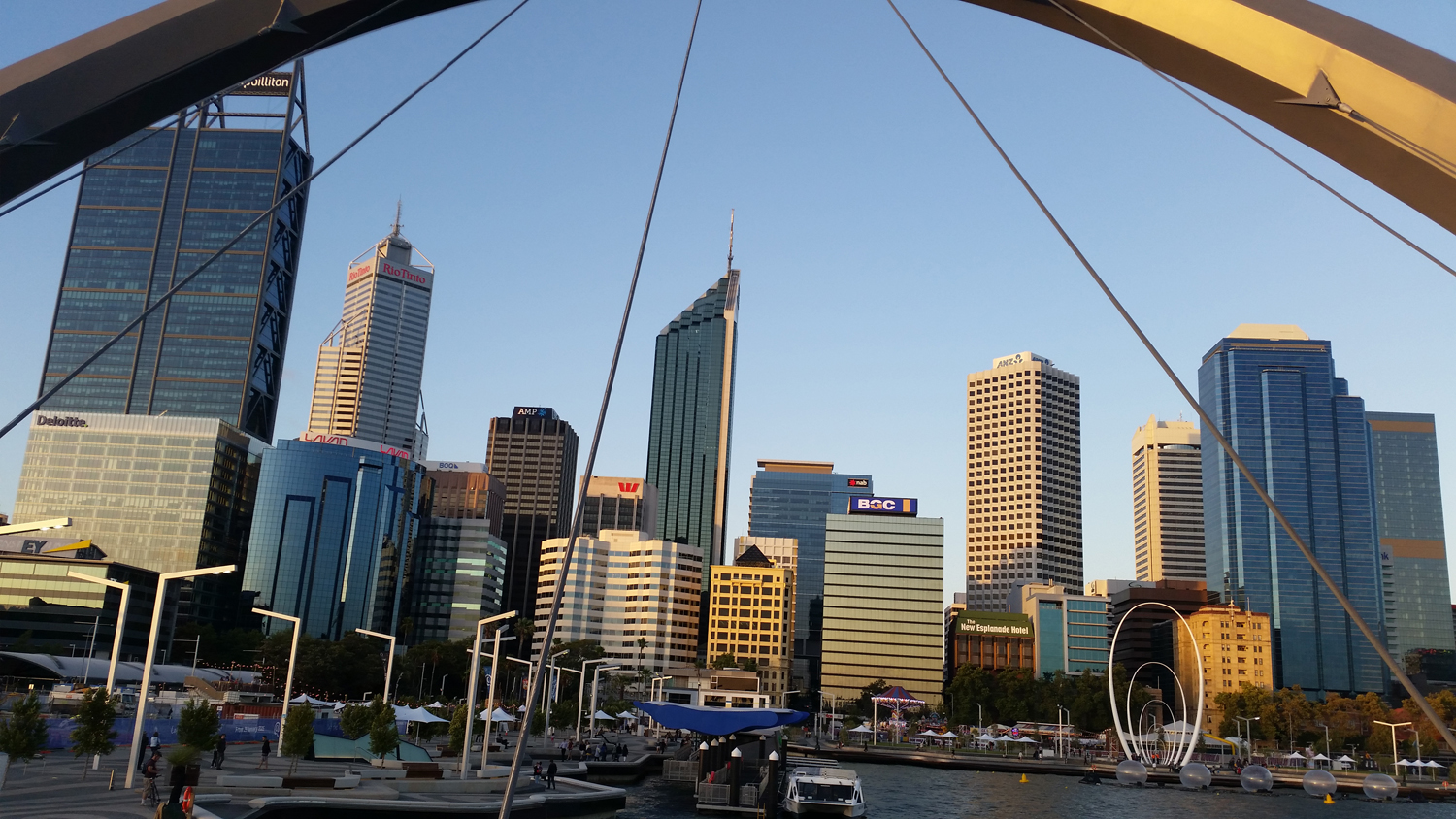 Elizabeth Quay Transfers Charters